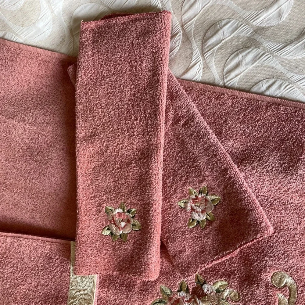 Avanti Linens 4pc Towel Set Dusty Rose Pink Floral Embroidered Cotton USA Made